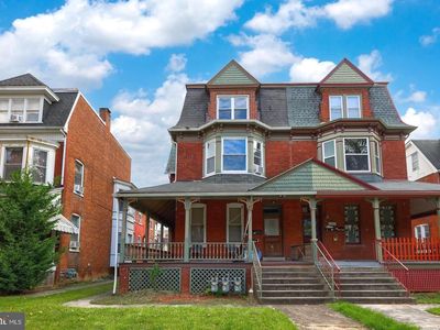 656 Linden Ave