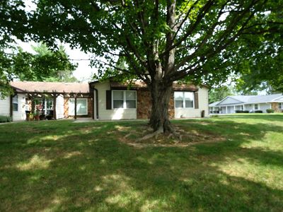 1193 E Buckingham Dr