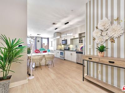 3810 Wilshire Blvd APT 408