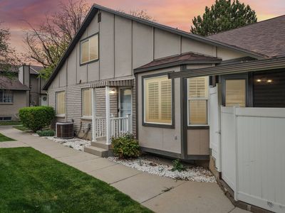 87 S Santa Rita Pl