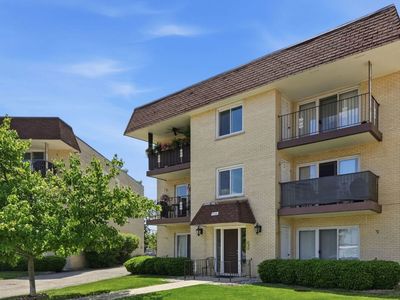 4100 N Neenah Ave APT 201N