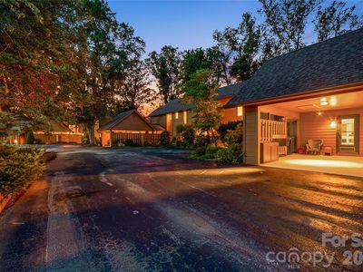 21 Village Dr