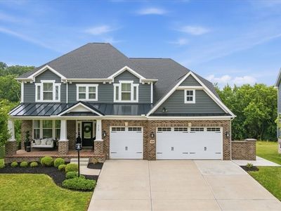 319 Crest Ln