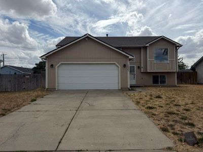 12407 W Chandler Ave