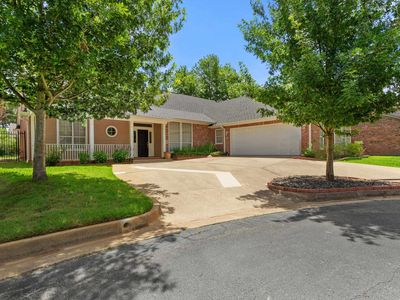 3866 Broadmoore Ct