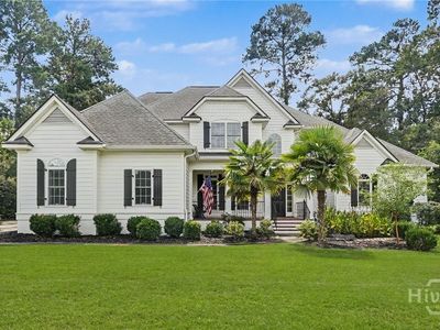 24 Oakcrest Drive E
