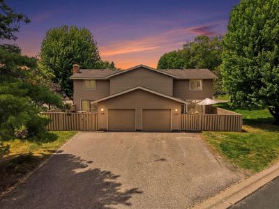 869 Monterey Dr