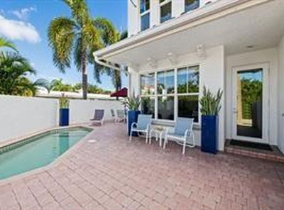 844 N Victoria Park Rd