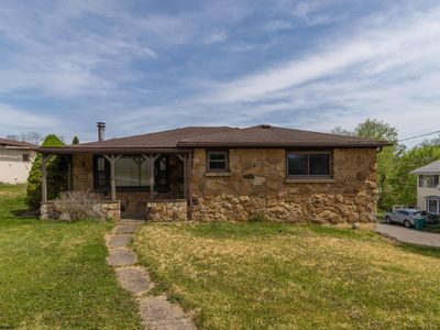 702 Lawman Ave