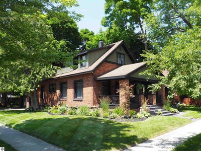 401 N University Ave
