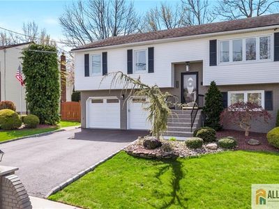275 Alden Ave