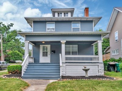 1057 W Park Front St