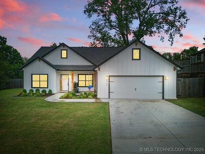 9713 S 70th East Ave