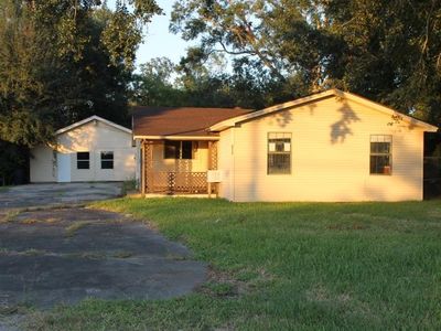 3512 Central Blvd