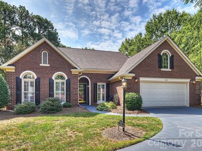 7035 Walton Heath Ln