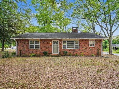 2 Ayersdale Dr