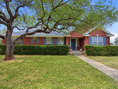 203 Crestview Drive