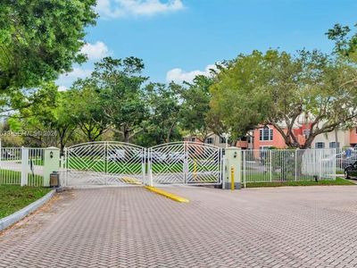 1011 Crystal Way APT C