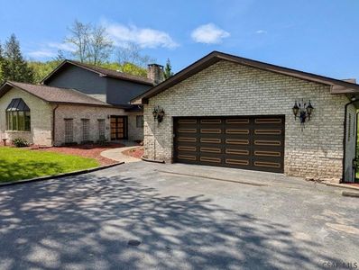 1024 Saint Clair Rd