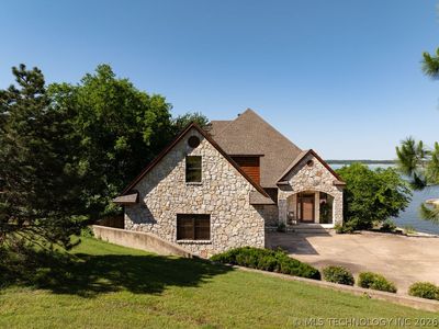 8925 Lake View Dr