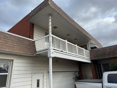 221 W Main St