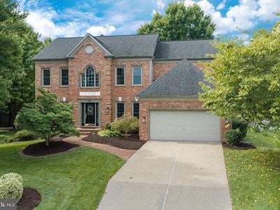 8622 Larkview Ln
