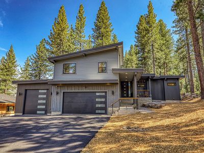 11401 Golden Pine Rd