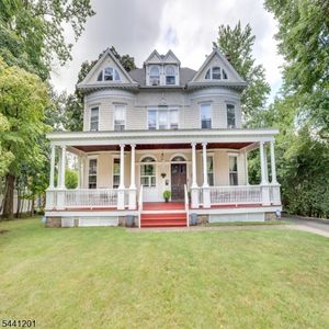 413 Centre St