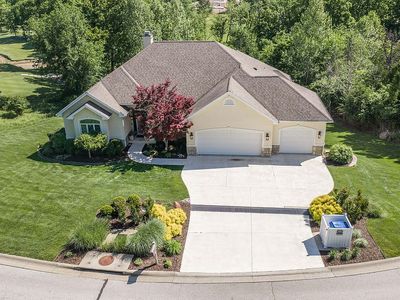 295 Country Club Dr