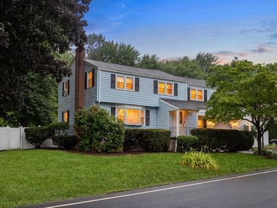 10 Locust St