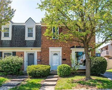 95 W Van Lake Dr