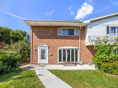 Property at 8812 Dee Rd Unit A, Des Plaines, IL