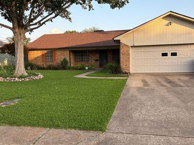 1915 Castlegate Dr