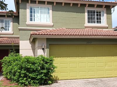 2072 SW Newport Isles Boulevard