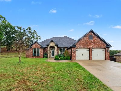616 Woodlands Dr