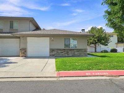 2455 Theresea Ln