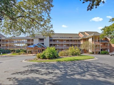 410 Melrose Pl. #210