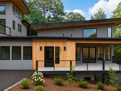201 Mountain Laurel Dr