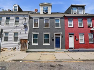 47 E South St