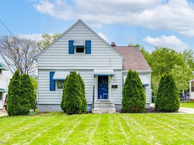 Property at 1367 Churchill Rd, Lyndhurst, OH
