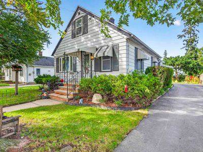 824 W Hawes Ave