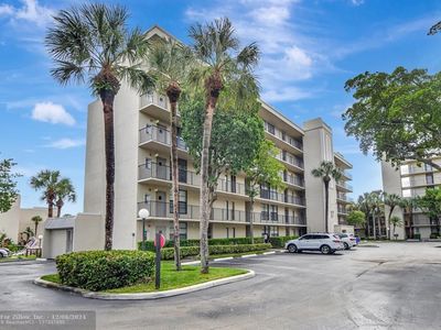 17 Royal Palm Way UNIT 301