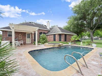 3903 Crystal Lake Cir S