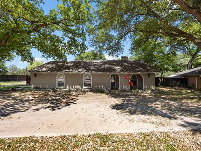 3911 Shady Valley Dr