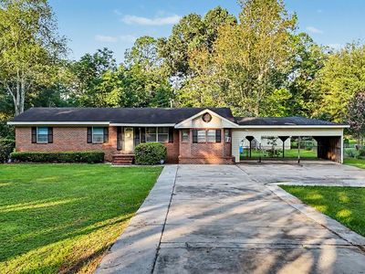 3211 Higgins Dr