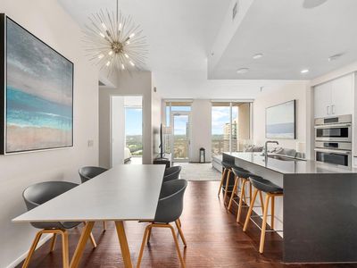 301 West Ave #3208