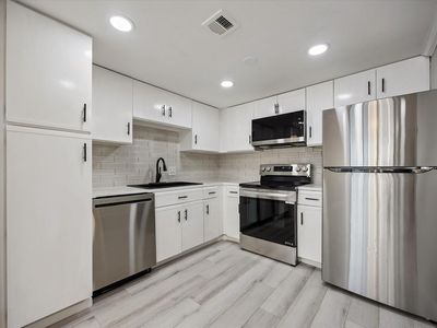 2016 Main St APT 903