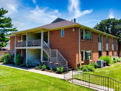400 Rosewood Ct