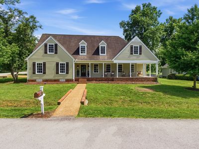 1111 Greenleaf Way