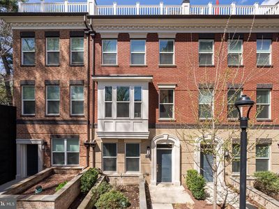 10326 Grosvenor Pl